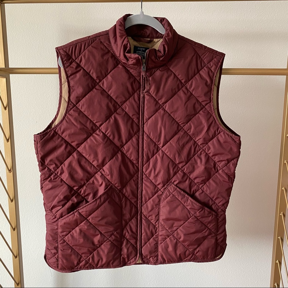 🏷SALE • J. CREW Burgundy Quilted Walker Vest